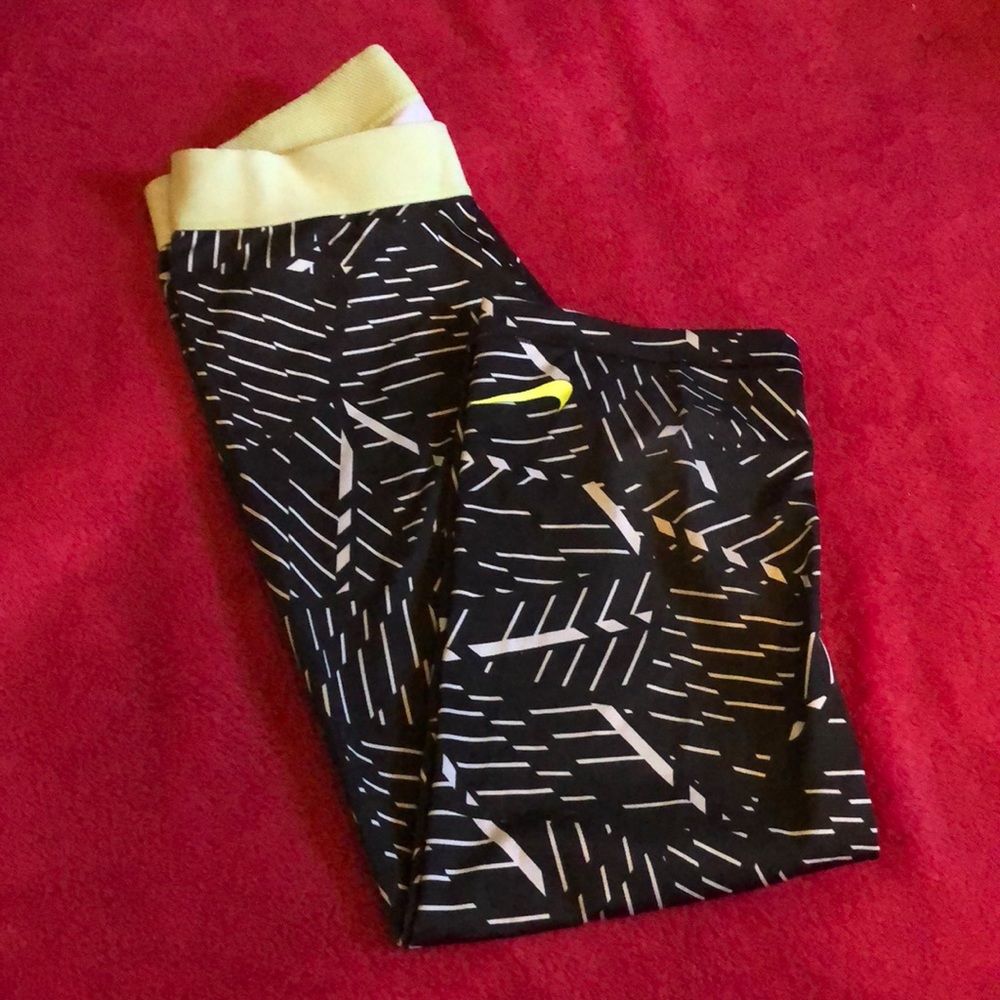 Nike pro athletic leggings